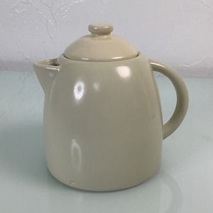 Starbucks 2011 Ceramic Bone White Coffee Teapot 25 oz EUC